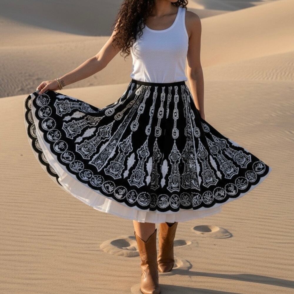 VTG Sandy Starkman Midi Skirt Black and white Sequined Western
Size XS runs big